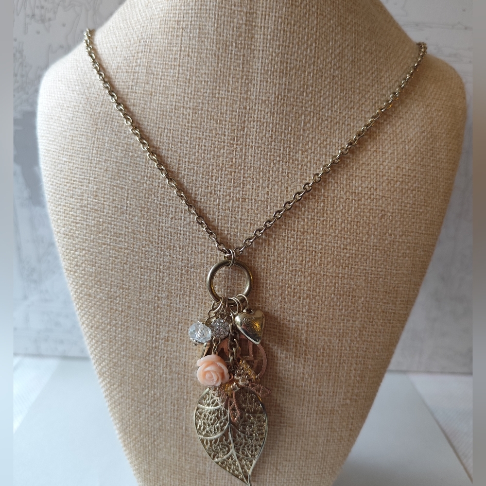 4/$50⭐️Filigree Leaf Rose Gold Tone Multi-Charm Necklace 28”